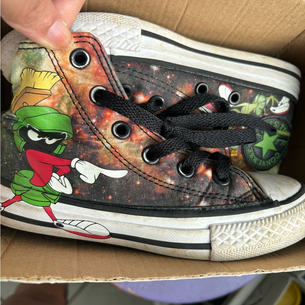 Marvin the Martian converse 11 toddler used